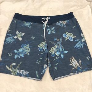 Billabong floral trunks
